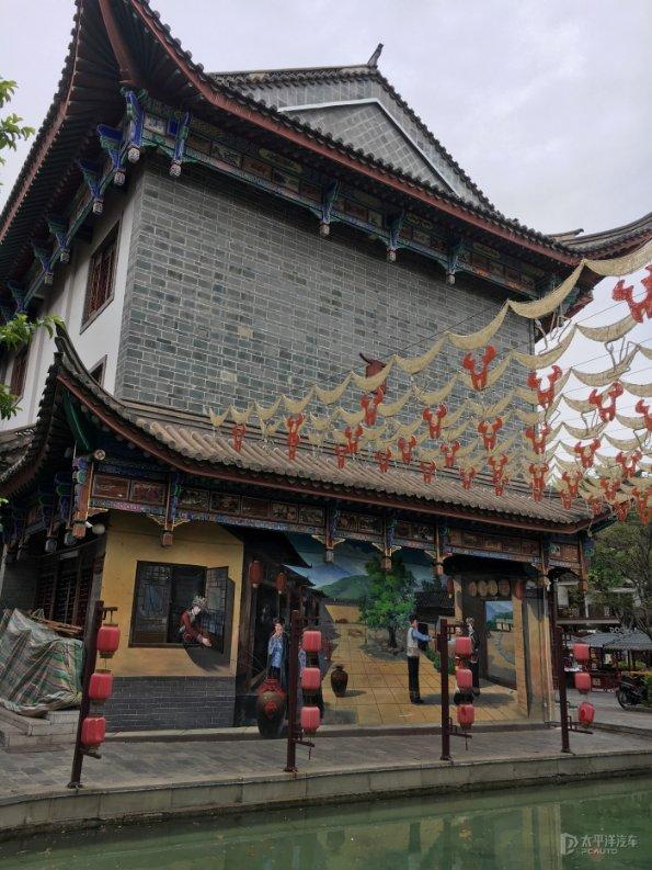 俄国防部将对坠毁运输机黑匣子进行解码